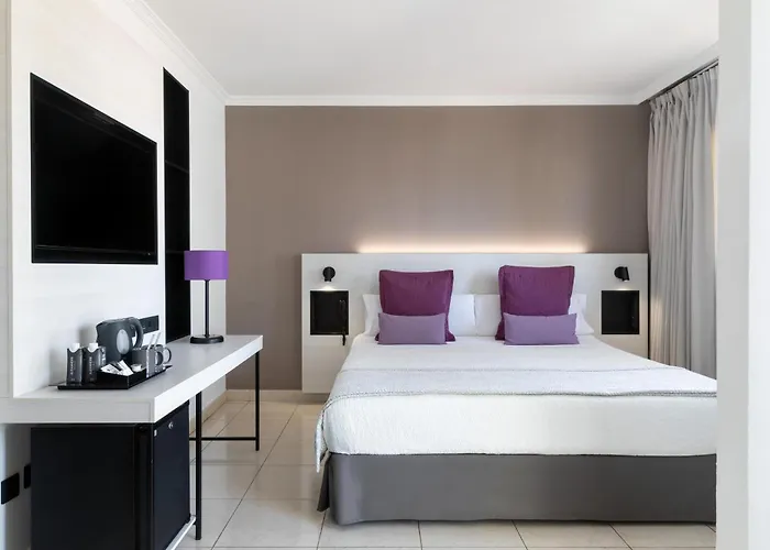 Alexandre La Siesta 호텔